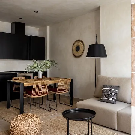 Edificio Lola 3 * Lucena